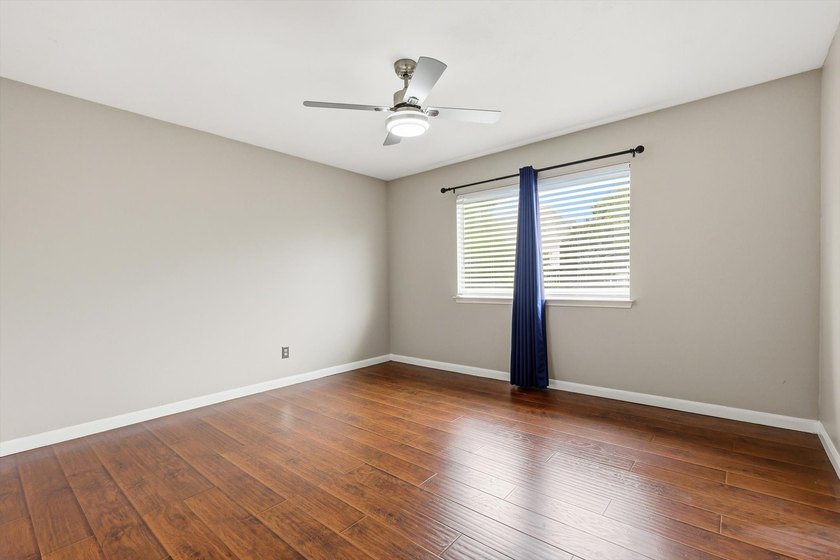 OPEN HOUSE SUNDAY JUNE 28 2-4PM! Spacious, stylish, and - photo 25