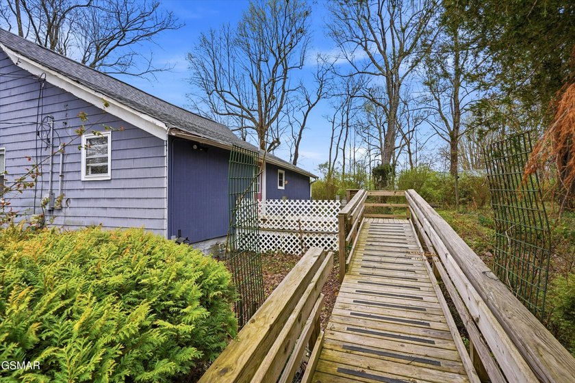 This home offers old world charm! 1 bedroom and 1 bath with a - photo 26