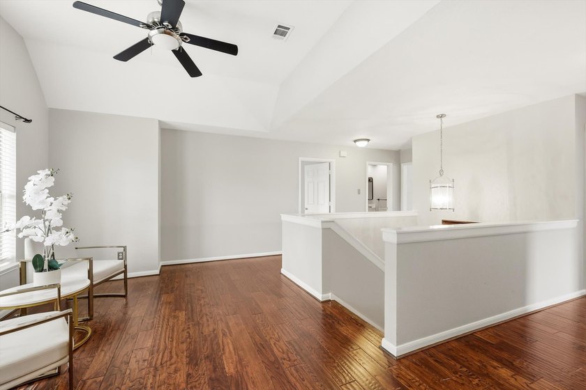 OPEN HOUSE SUNDAY JUNE 28 2-4PM! Spacious, stylish, and - photo 31