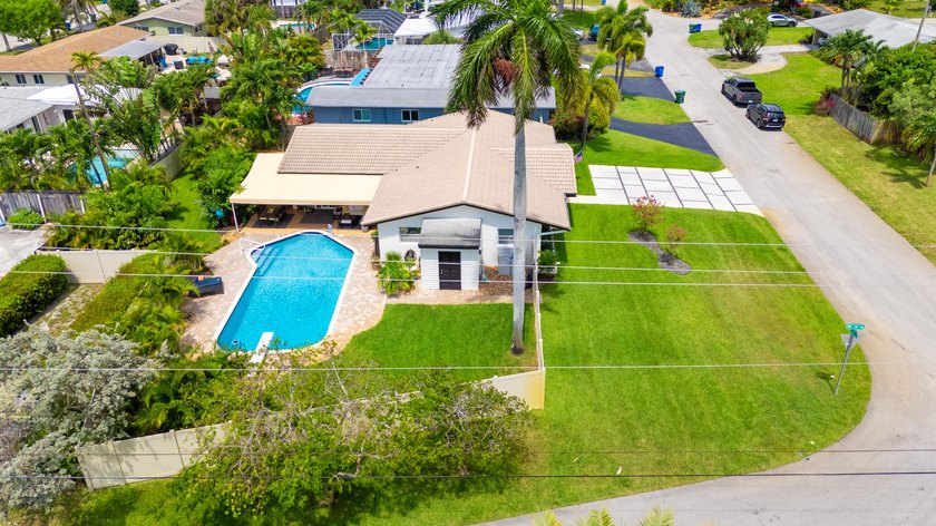 CORAL HEIGHTS CORNER-LOT HOME WITH POOL AND FLEXIBLE SPACE! Set - photo 32