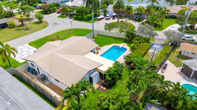 CORAL HEIGHTS CORNER-LOT HOME WITH POOL AND FLEXIBLE SPACE! Set - photo 34