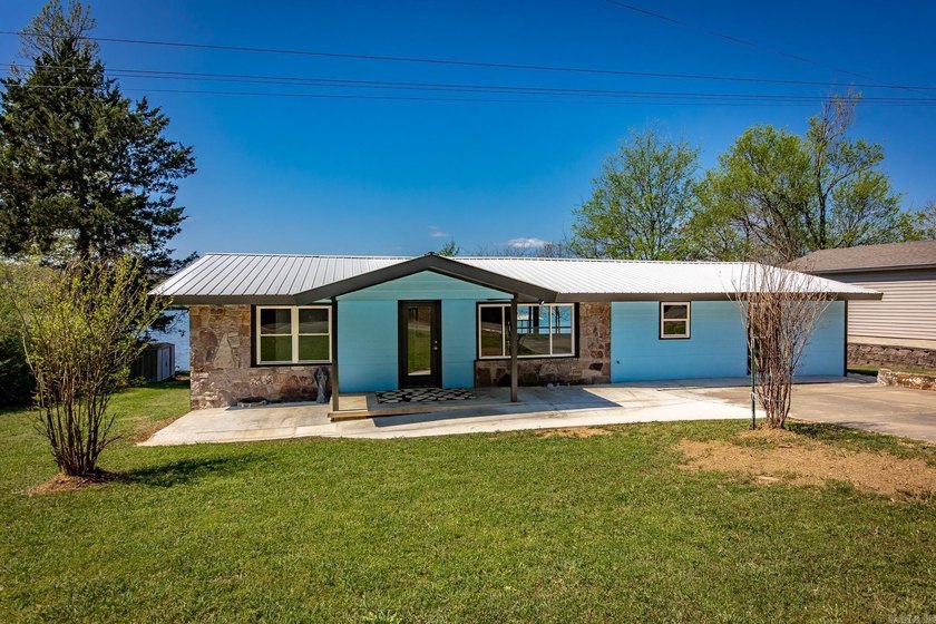 Its rare to find one w/ the view, privacy &amp; the home itself all - photo 2