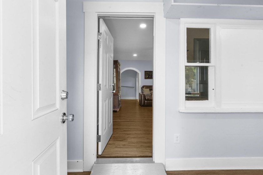 Lovely corner lot home! The homeowner purchased the adjacent lot - photo 10