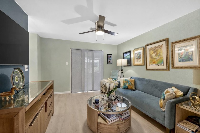 Charming 2 bed | 2.5 bath, 2-story townhouse offering a - photo 8