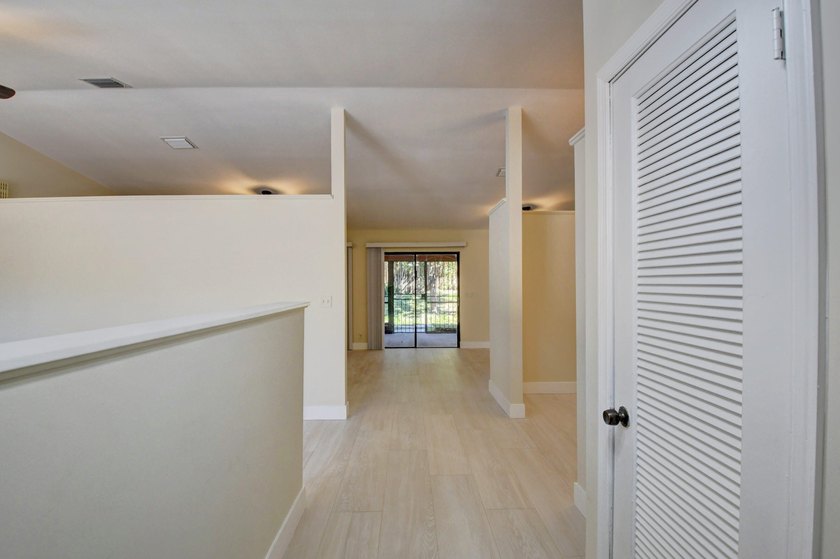 Discover this beautifully renovated 4-bedroom, 2-bathroom - photo 3