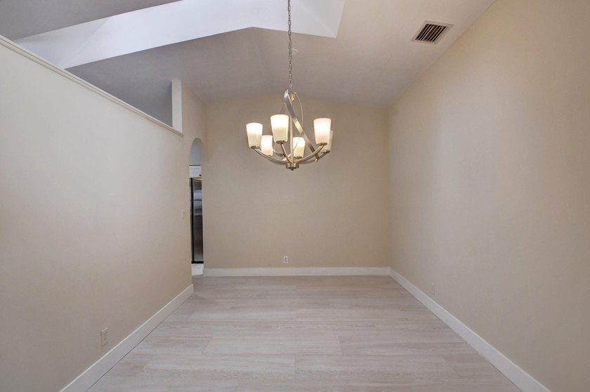 Discover this beautifully renovated 4-bedroom, 2-bathroom - photo 6