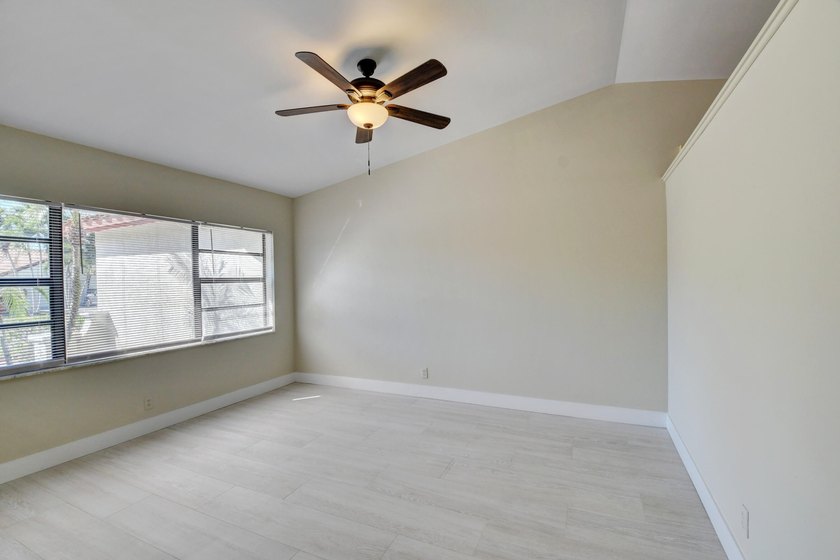 Discover this beautifully renovated 4-bedroom, 2-bathroom - photo 9