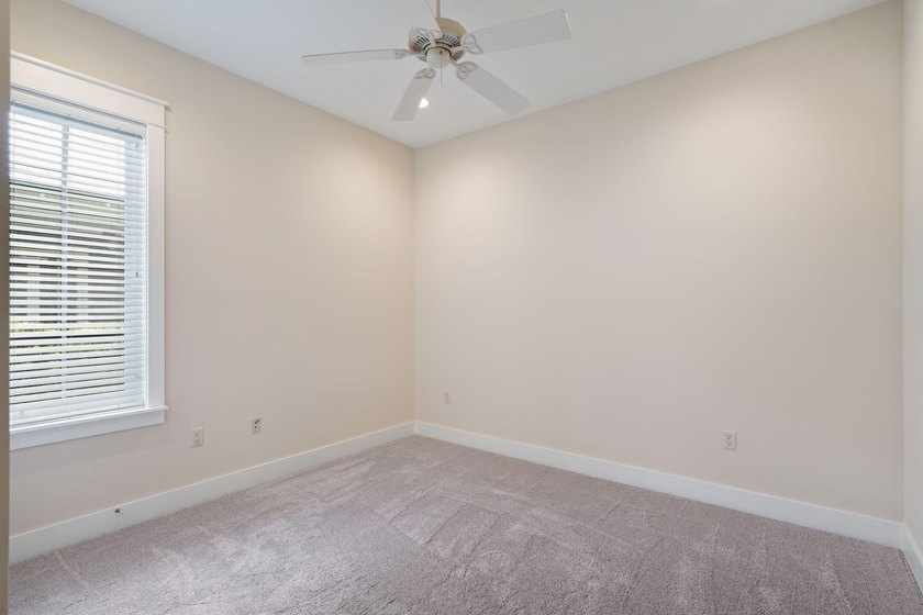 This 3 bed / 2 bath Florida Cottage style home in the lush and - photo 17