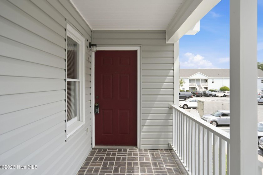 Opportunity awaits in this top-floor condominium in - photo 31