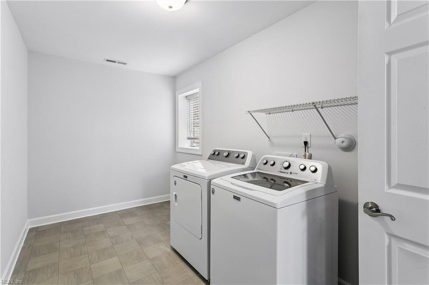 Nestled in the heart of New Town, this beautiful townhouse - photo 31