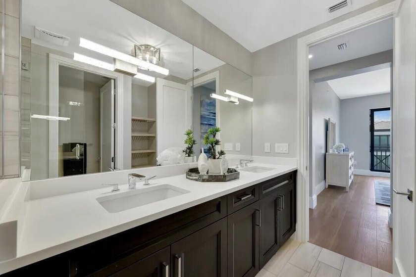 LOOKING FOR AN ACTIVE AND SOPHISTICATED LIFESTYLE IN DOWNTOWN - photo 31