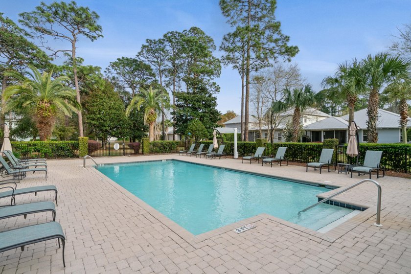 This 3 bed / 2 bath Florida Cottage style home in the lush and - photo 49