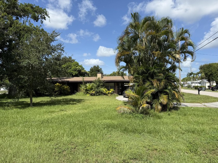 This Centrally located Fort Pierce Home sits on larger corner - photo 4