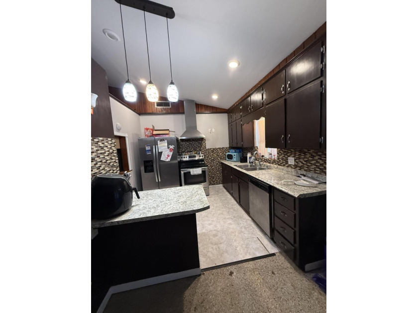 This Centrally located Fort Pierce Home sits on larger corner - photo 6