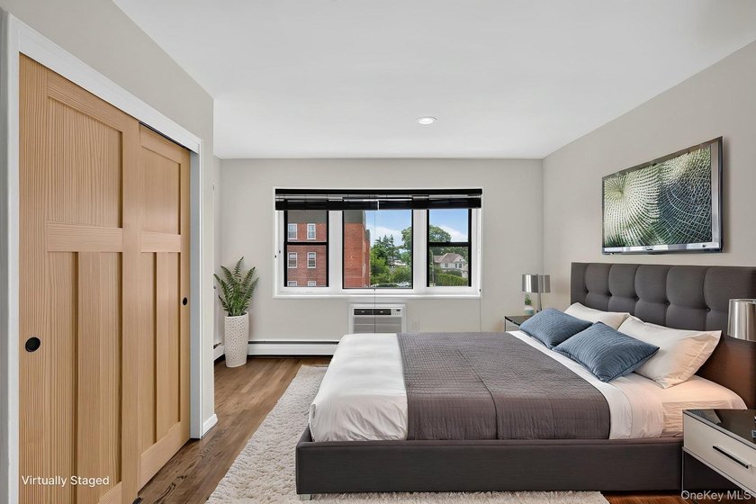 Bright and Spacious one bedroom co-op in the heart of Freeport - photo 3