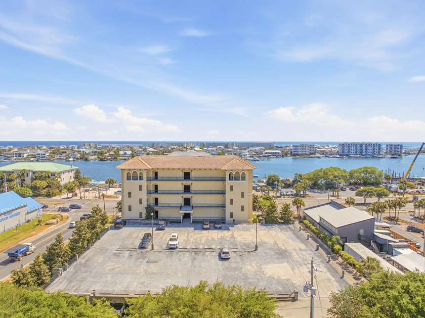 Premium office space available in the heart of Destin. This unit - photo 25