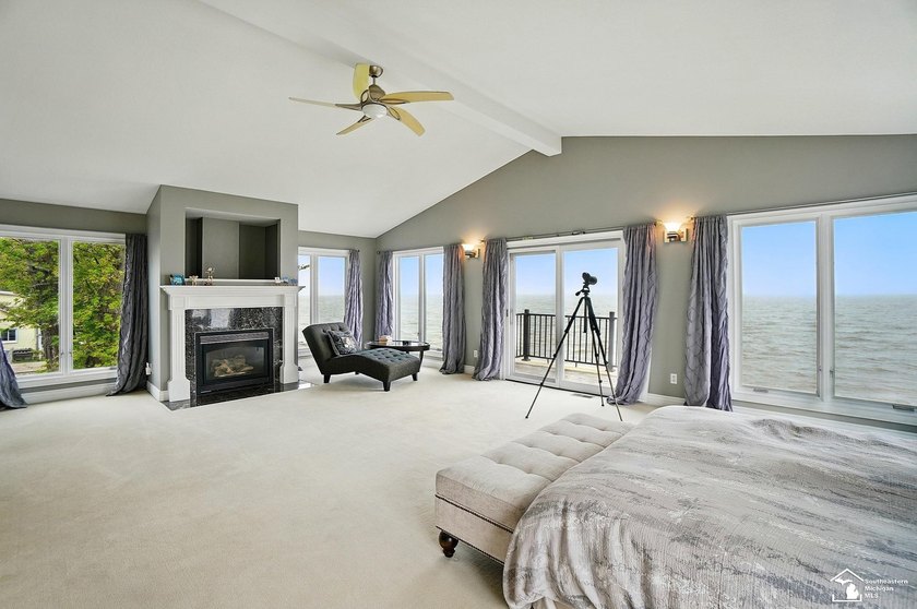 Wake up to see the sunrise over Lake Erie! Unique lakefront home - photo 36