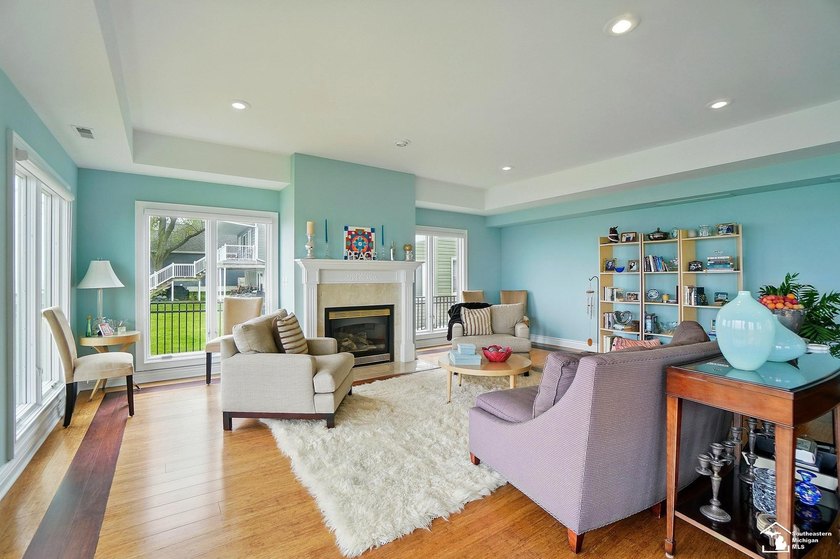 Wake up to see the sunrise over Lake Erie! Unique lakefront home - photo 44