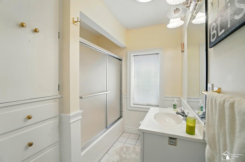 Wake up to see the sunrise over Lake Erie! Unique lakefront home - photo 50