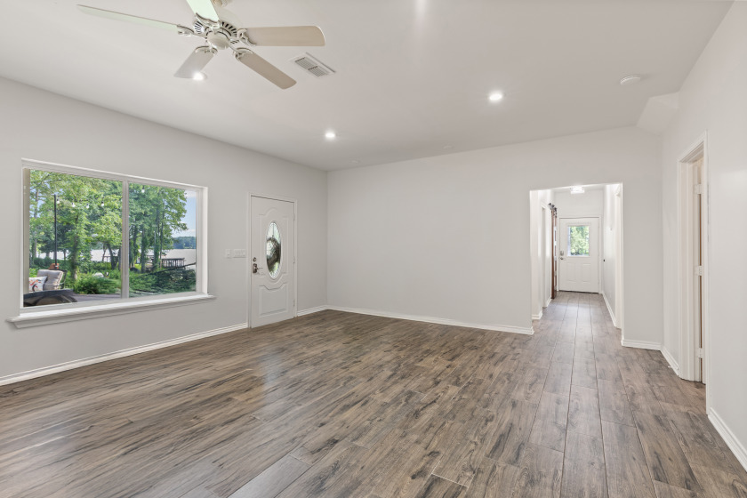 Living Room - photo 5