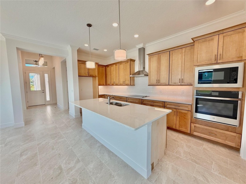 One or more photo(s) has been virtually staged. Move-in ready - photo 8