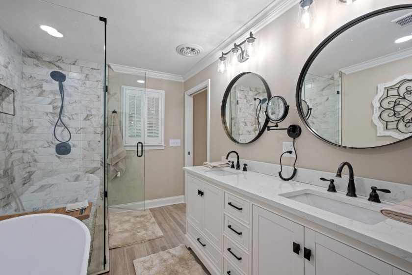Master Bathroom - photo 15