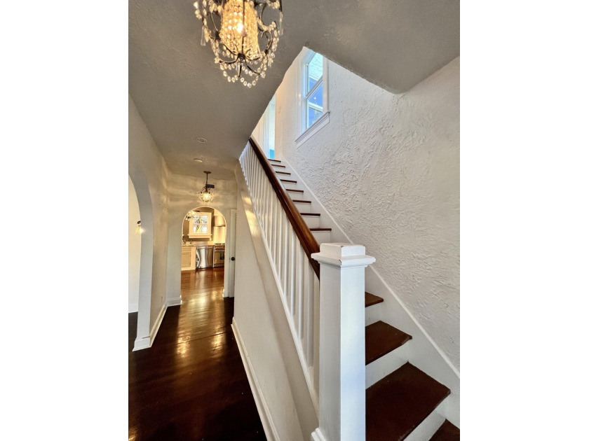 Stunningly restored 4 bed/2 bath Spanish Mission with Deco - photo 14