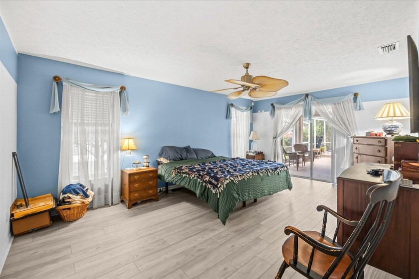 Desirable Southbend CBS 3/2/2 Pool/Spa Home On CORNER Lot. 5 - photo 16