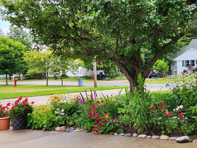 Truly Move-In Ready, This Lovely Home on Lake Huron Has So Many - photo 36
