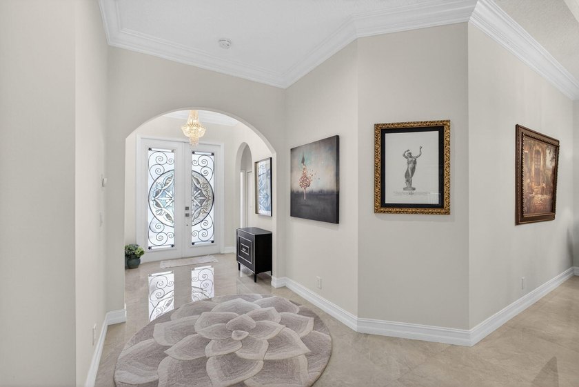 A true resort home on a large, premium pie shaped lot, with high - photo 5