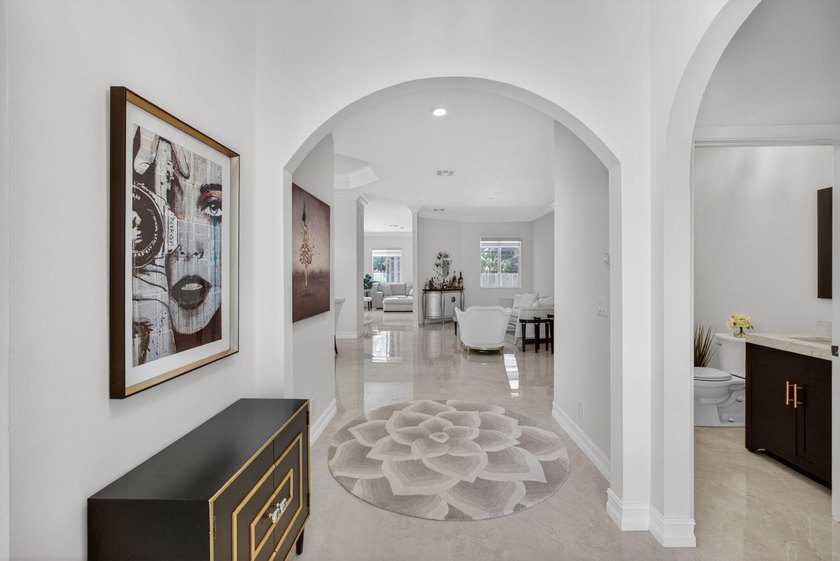 A true resort home on a large, premium pie shaped lot, with high - photo 7