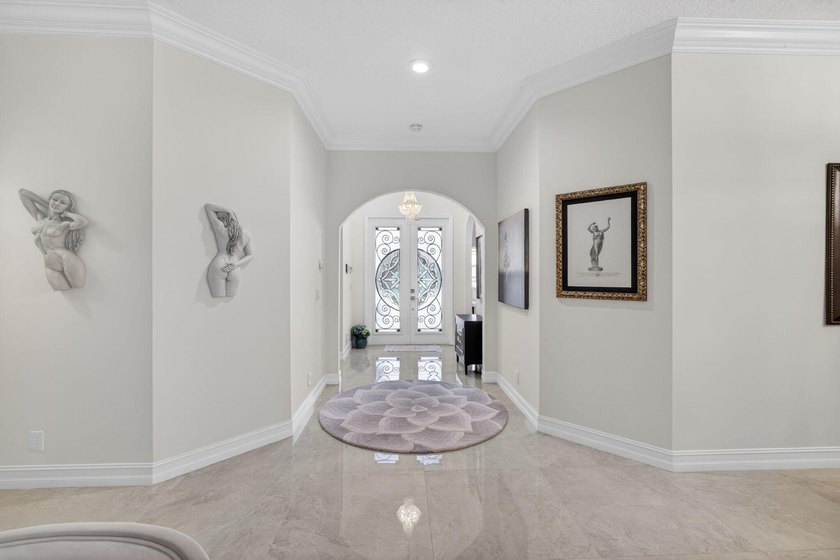 A true resort home on a large, premium pie shaped lot, with high - photo 8