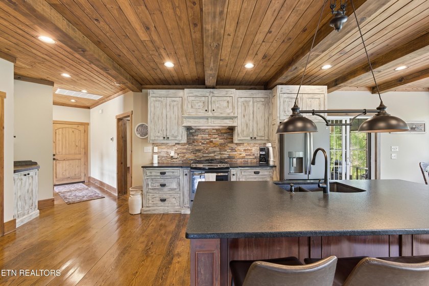 Exceptional Watts Bar Lake Retreat with Heated Saltwater Pool - photo 11
