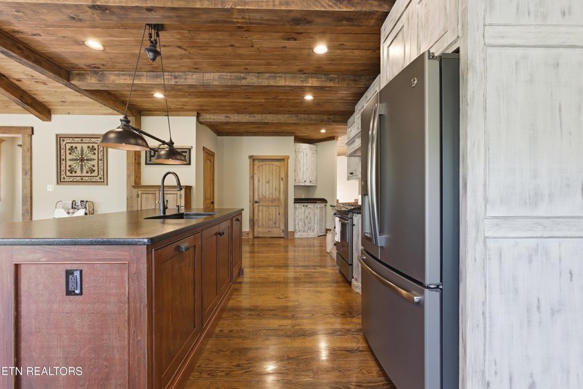 Exceptional Watts Bar Lake Retreat with Heated Saltwater Pool - photo 15