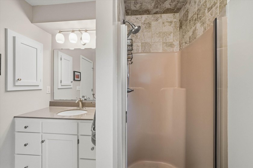 Beautiful lannon stone greets you as you approach this 3 bedroom - photo 21