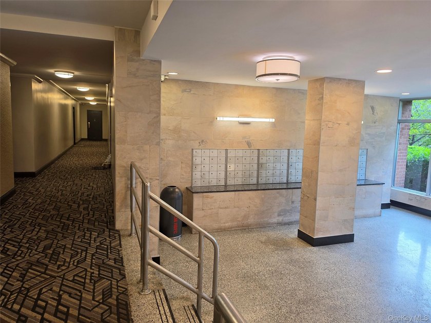 Great 2 bedroom, 1 bath coop apartment with great views of NYC - photo 8