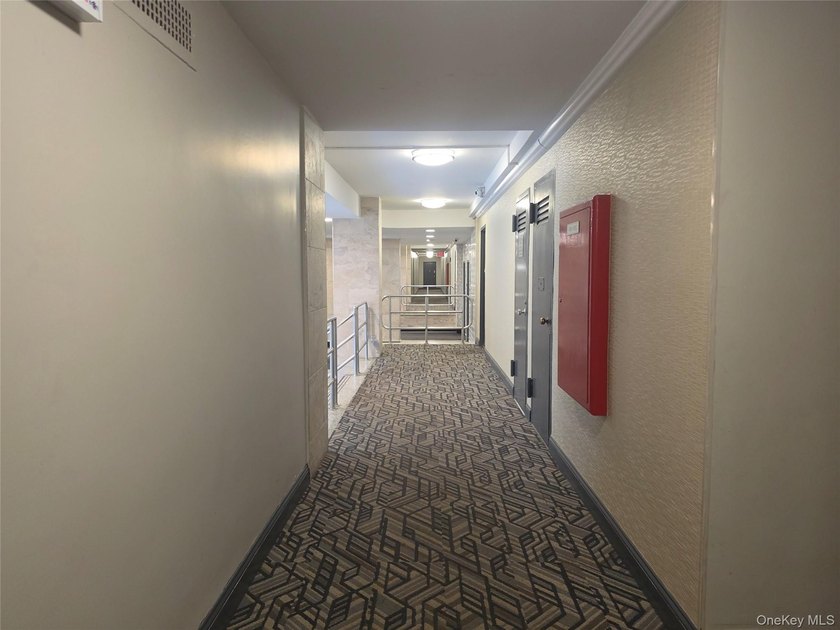 Great 2 bedroom, 1 bath coop apartment with great views of NYC - photo 9