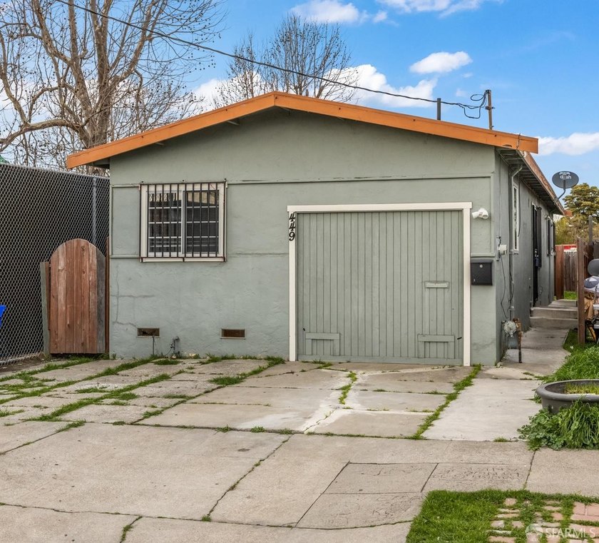 Beautifully updated single-story home positioned at the end of a - photo 21