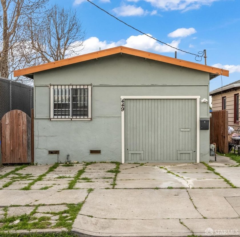 Beautifully updated single-story home positioned at the end of a - photo 22