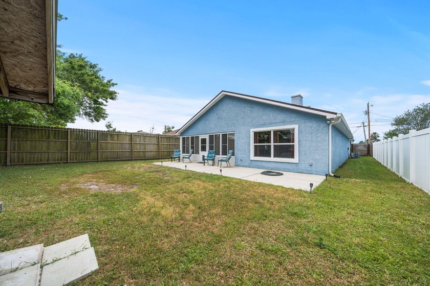 Charming home in desirable Lynn Haven, just minutes from the - photo 5