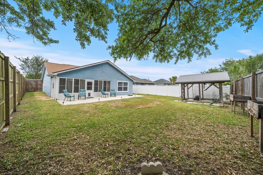 Charming home in desirable Lynn Haven, just minutes from the - photo 6