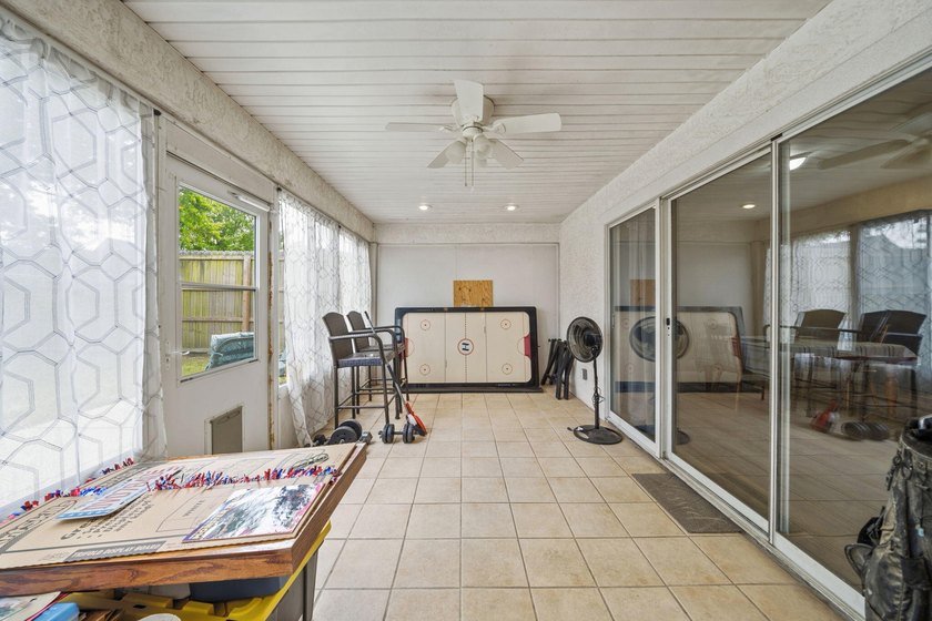 Charming home in desirable Lynn Haven, just minutes from the - photo 10