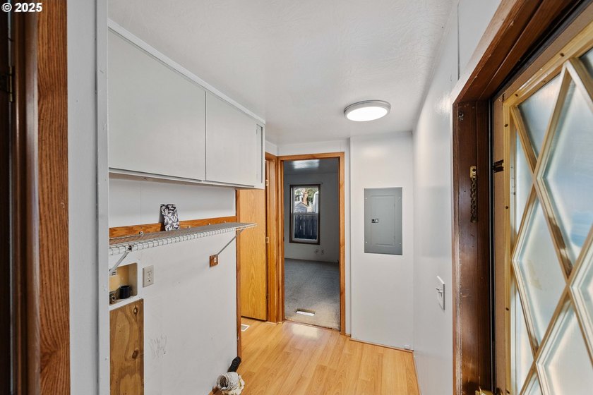 This well cared-for manufactured home in Dunes Mobile offers a - photo 15