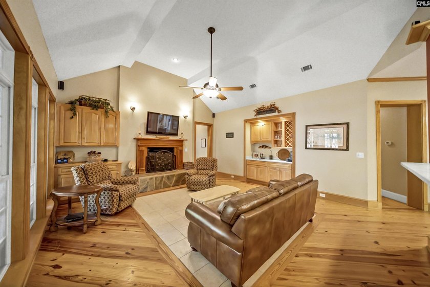 Discover unparalleled space on Lake Murray in Saluda County - photo 19