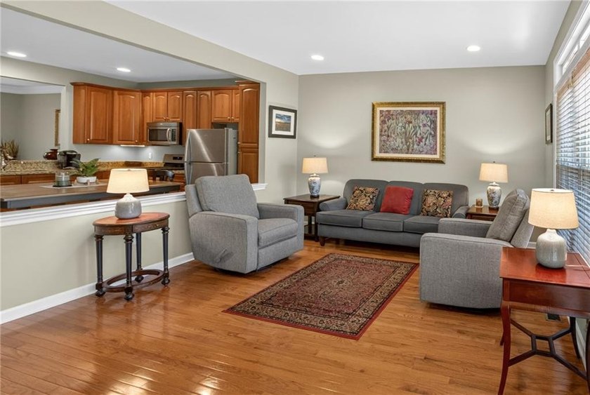 Wakefield Meadows! Move right in to this beautiful condominium - photo 3