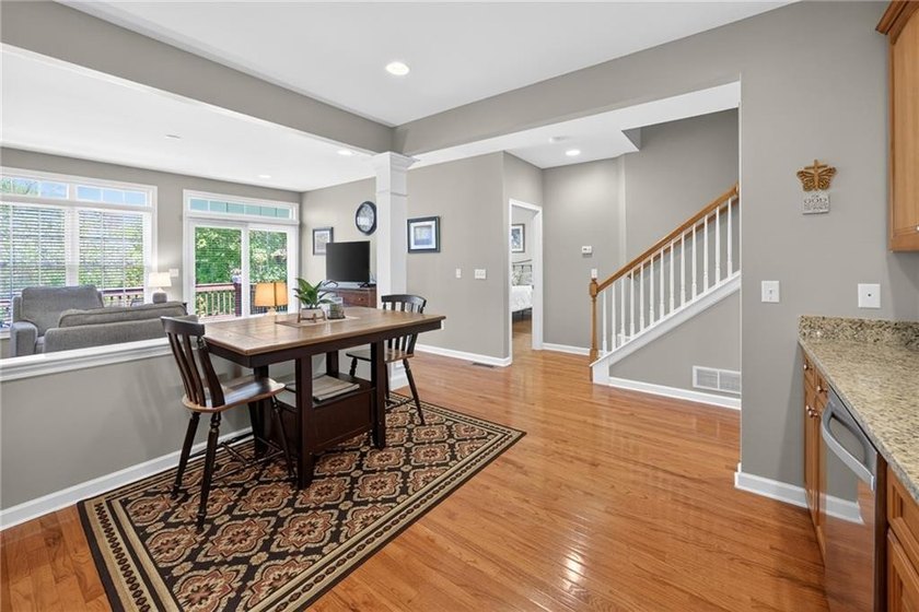 Wakefield Meadows! Move right in to this beautiful condominium - photo 4
