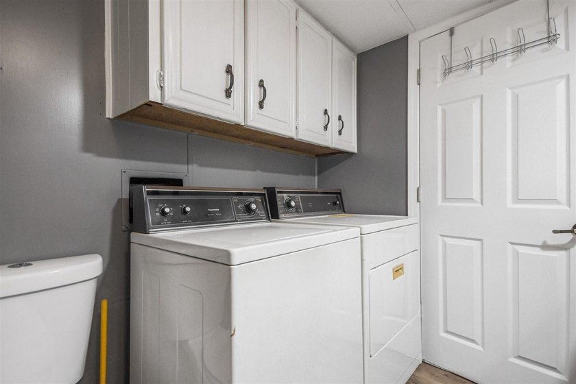 Welcome to your new lake house! This 2 bed 1 bath property - photo 18