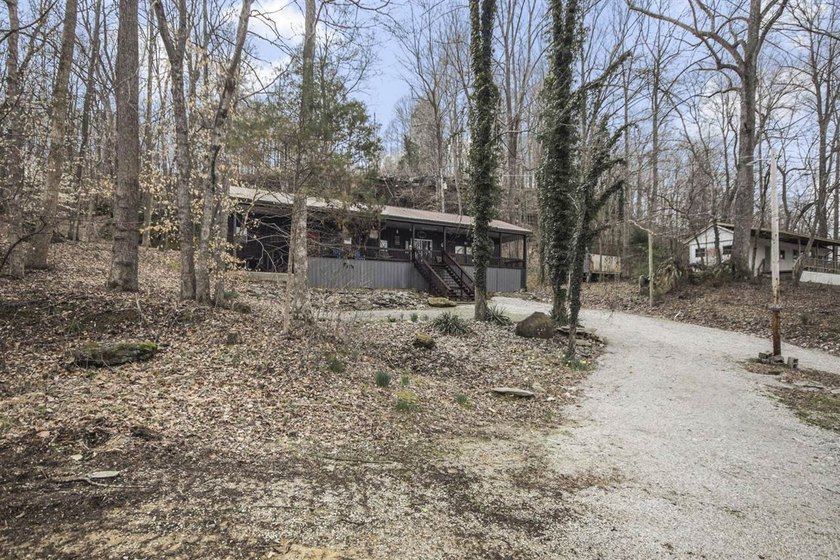 Welcome to your new lake house! This 2 bed 1 bath property - photo 27
