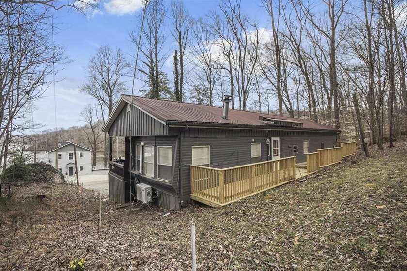 Welcome to your new lake house! This 2 bed 1 bath property - photo 29