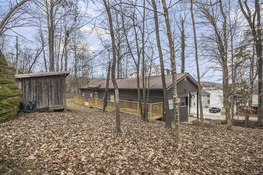 Welcome to your new lake house! This 2 bed 1 bath property - photo 30